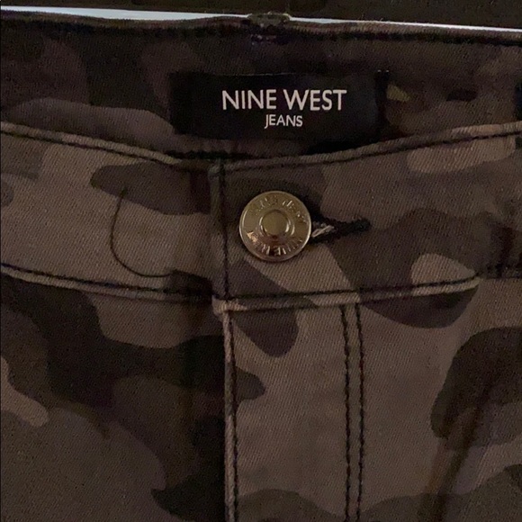 Nine West skinnys camp print - Picture 2 of 5